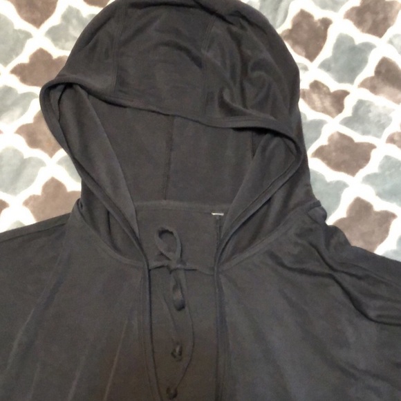 ✨2/$75 ✨ Fabletics buttery soft hoodie - Picture 2 of 7